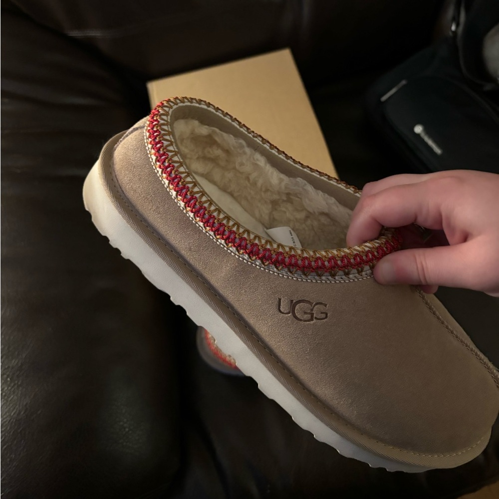 UGG tazman slippers